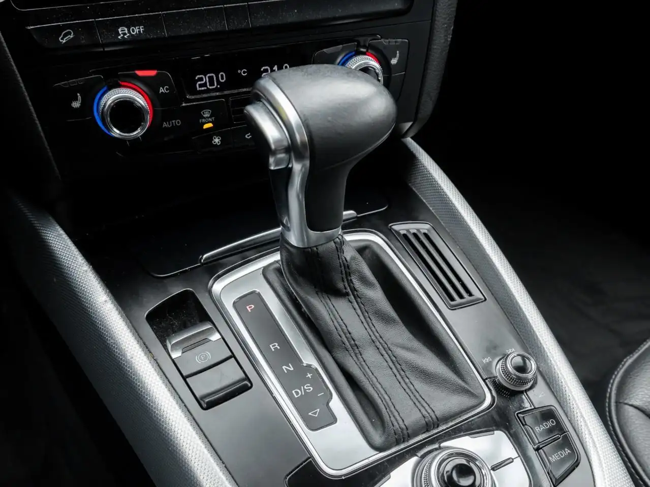 Audi Q5 снимка Audi Q5
