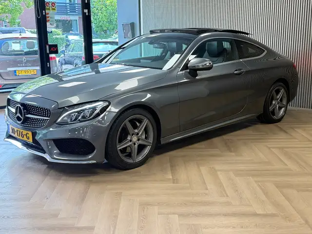 Mercedes-Benz C-Class view 9