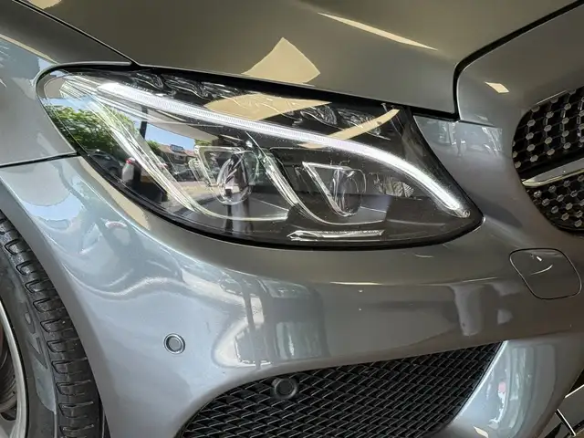 Mercedes-Benz C-Class view 5