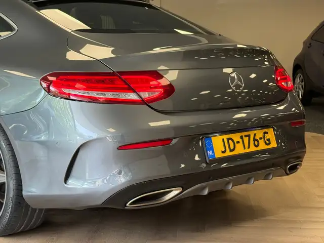 Mercedes-Benz C-Class view 11