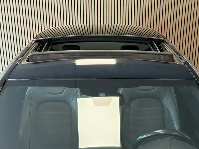 Mercedes-Benz C-Class view 6