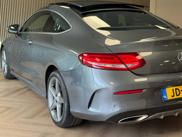 Mercedes-Benz C-Class view 12