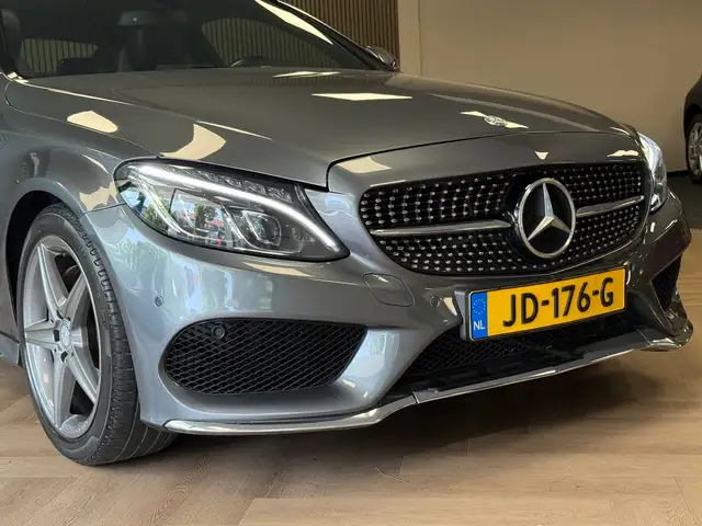 Mercedes-Benz C-Class view 3