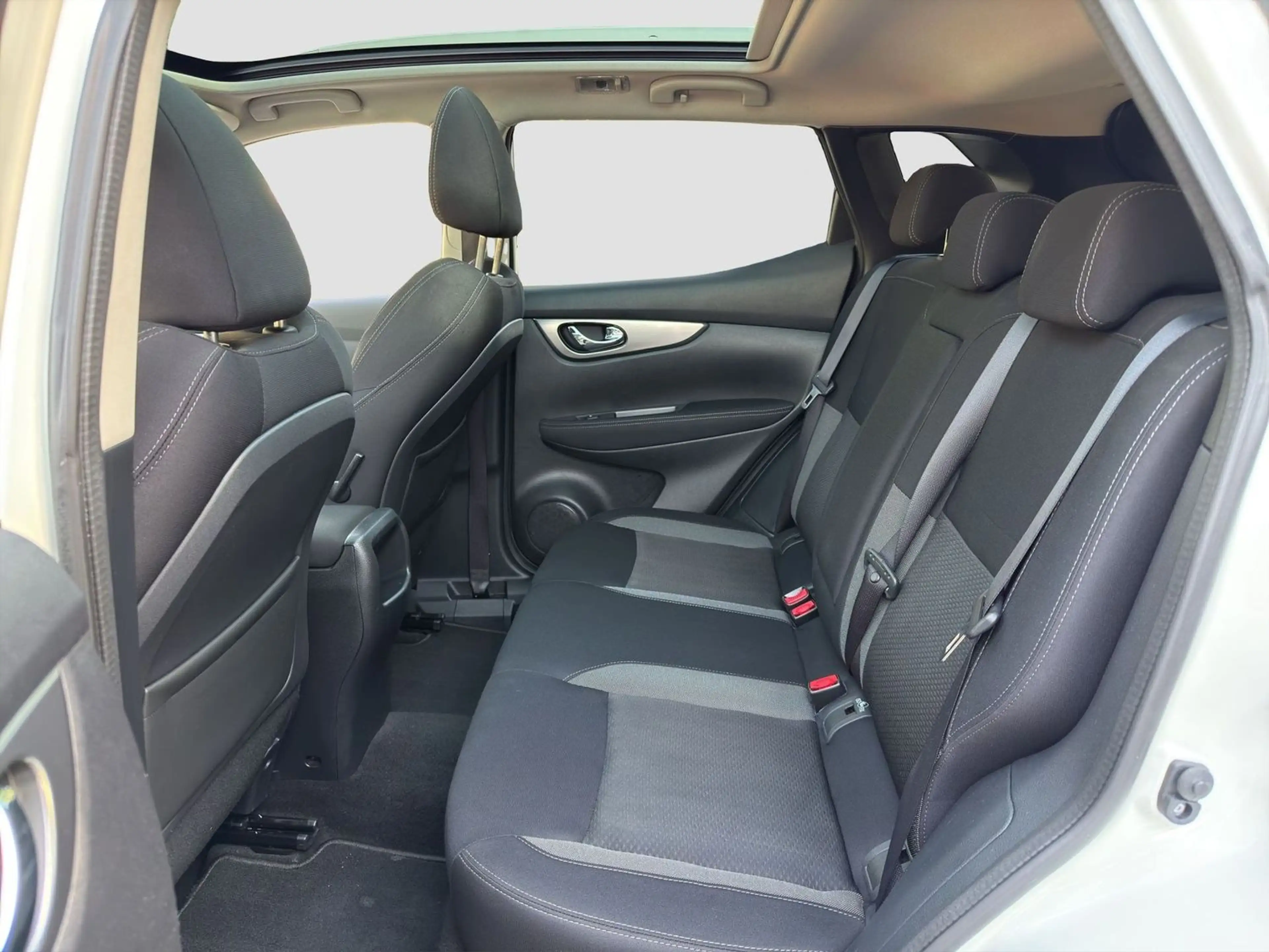 Nissan Qashqai N-Connecta Navi Panorama TP PDCv+h 360° — photo 13