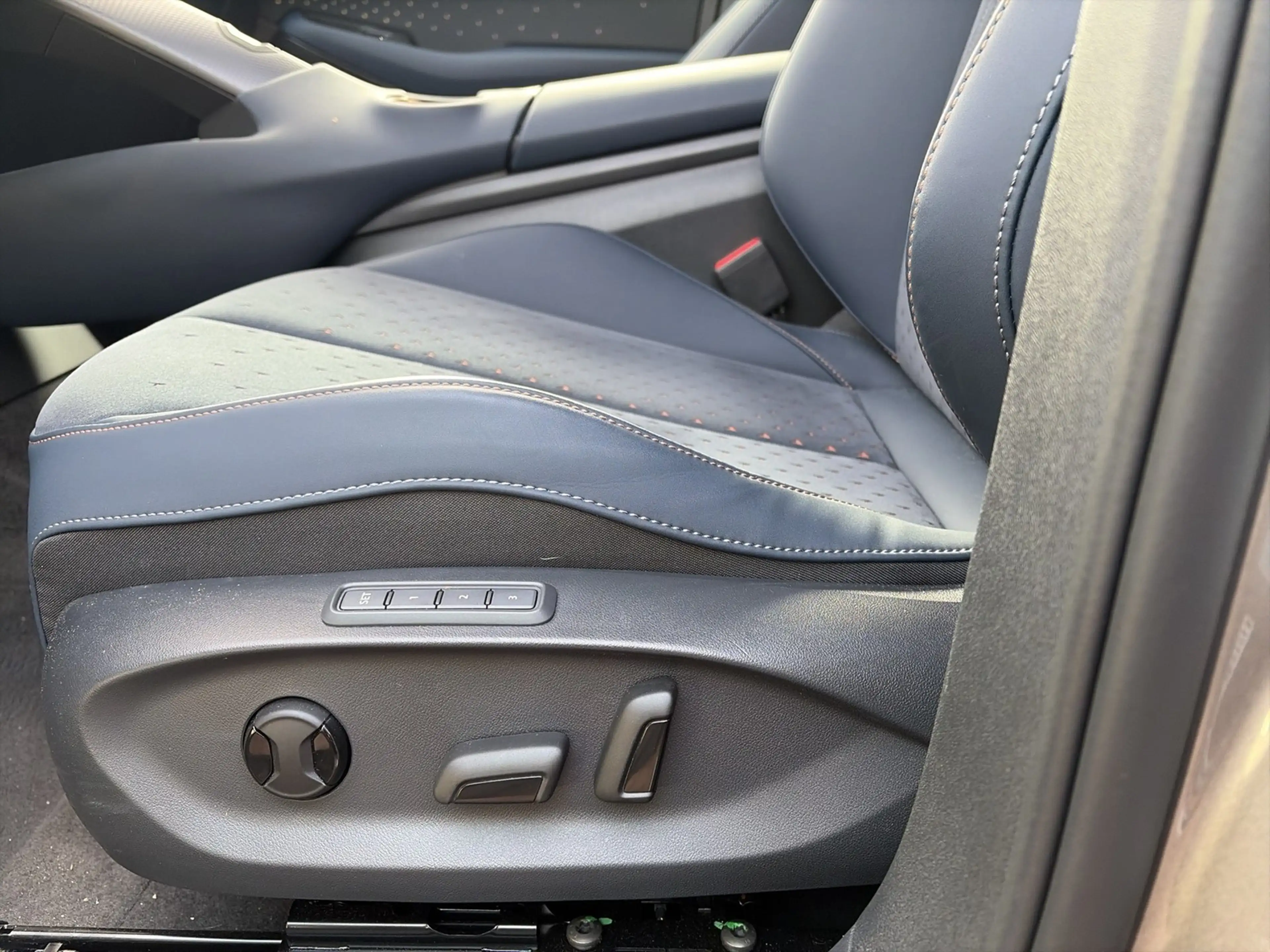 CUPRA Tavascan ENDURANCE WÄRMEPUMPE 360°CAM ACC LM19 — photo 10