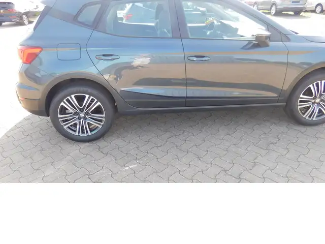 Seat Arona view 2