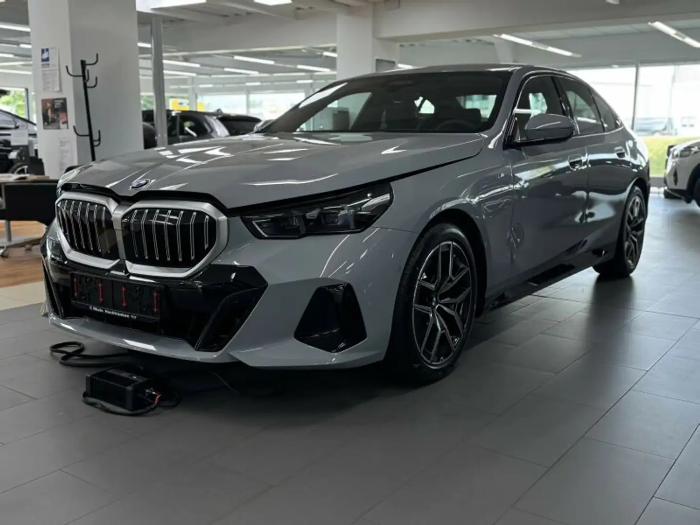 BMW 520 d *M-Sortpaket* *M-Sportpaket* Grau - 2