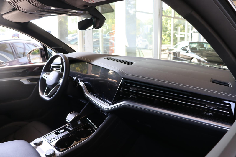 Volkswagen Touareg Elegance eHybrid Dynaudio/Luft/Massage — photo 5