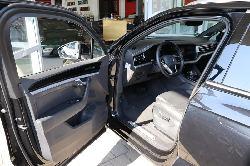 Volkswagen Touareg Elegance eHybrid Dynaudio/Luft/Massage — photo 3