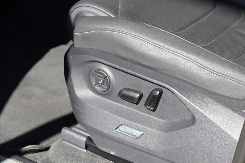 Volkswagen Touareg Elegance eHybrid Dynaudio/Luft/Massage — photo 13