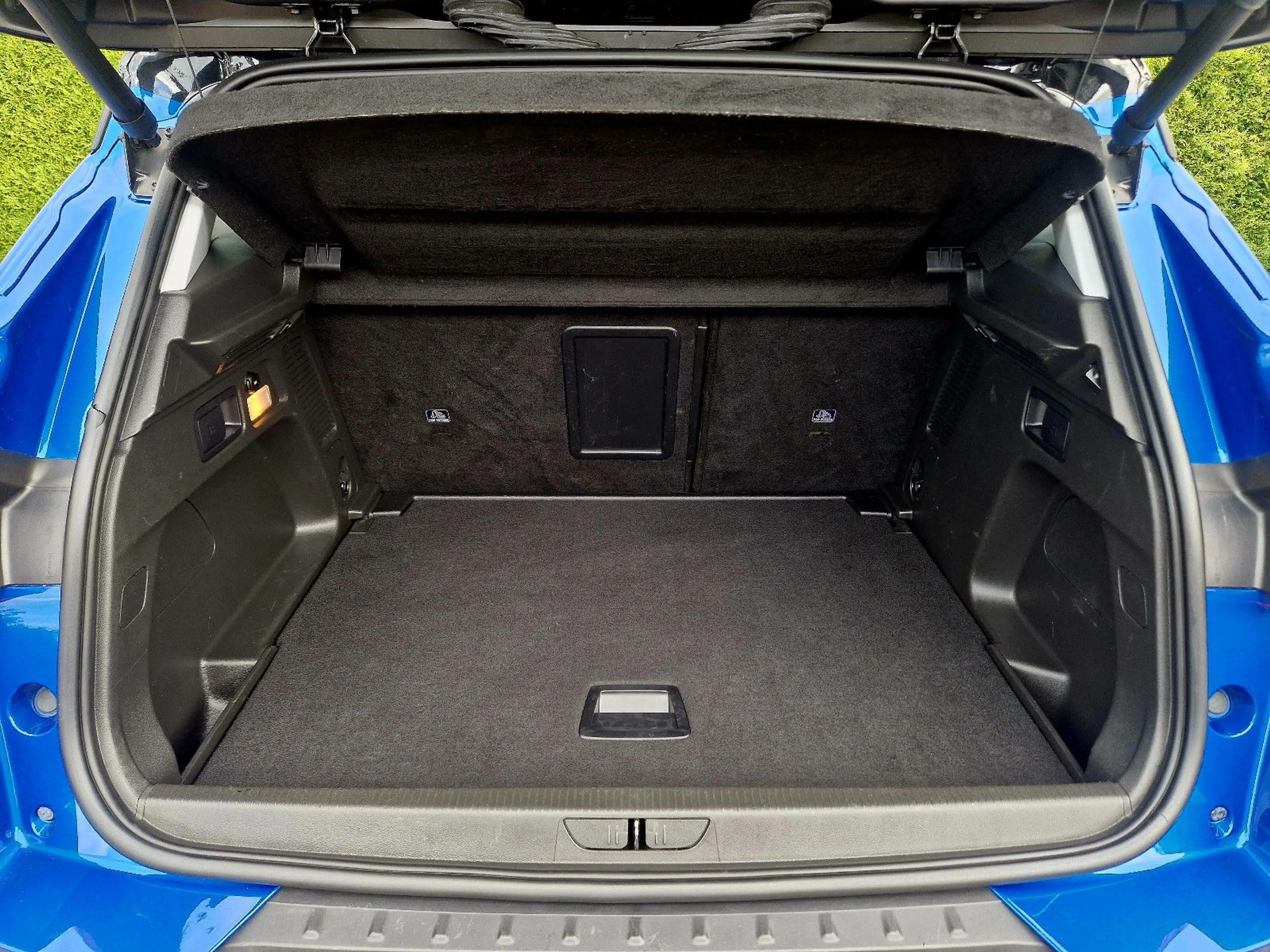 Opel Grandland X Grandland Ultimate Automatik (AHK, 360° Kamera) — photo 12
