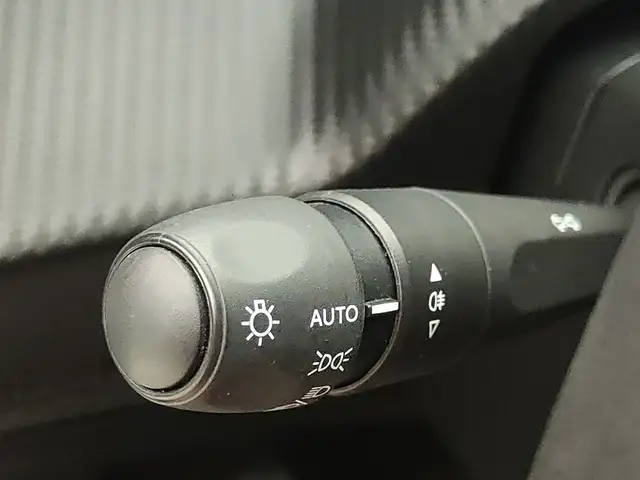 Peugeot 2008 view 12