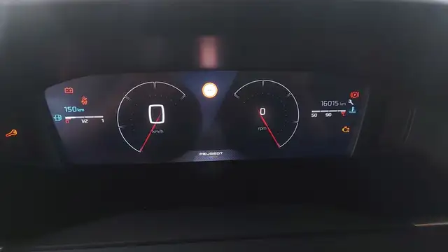 Peugeot 2008 view 11