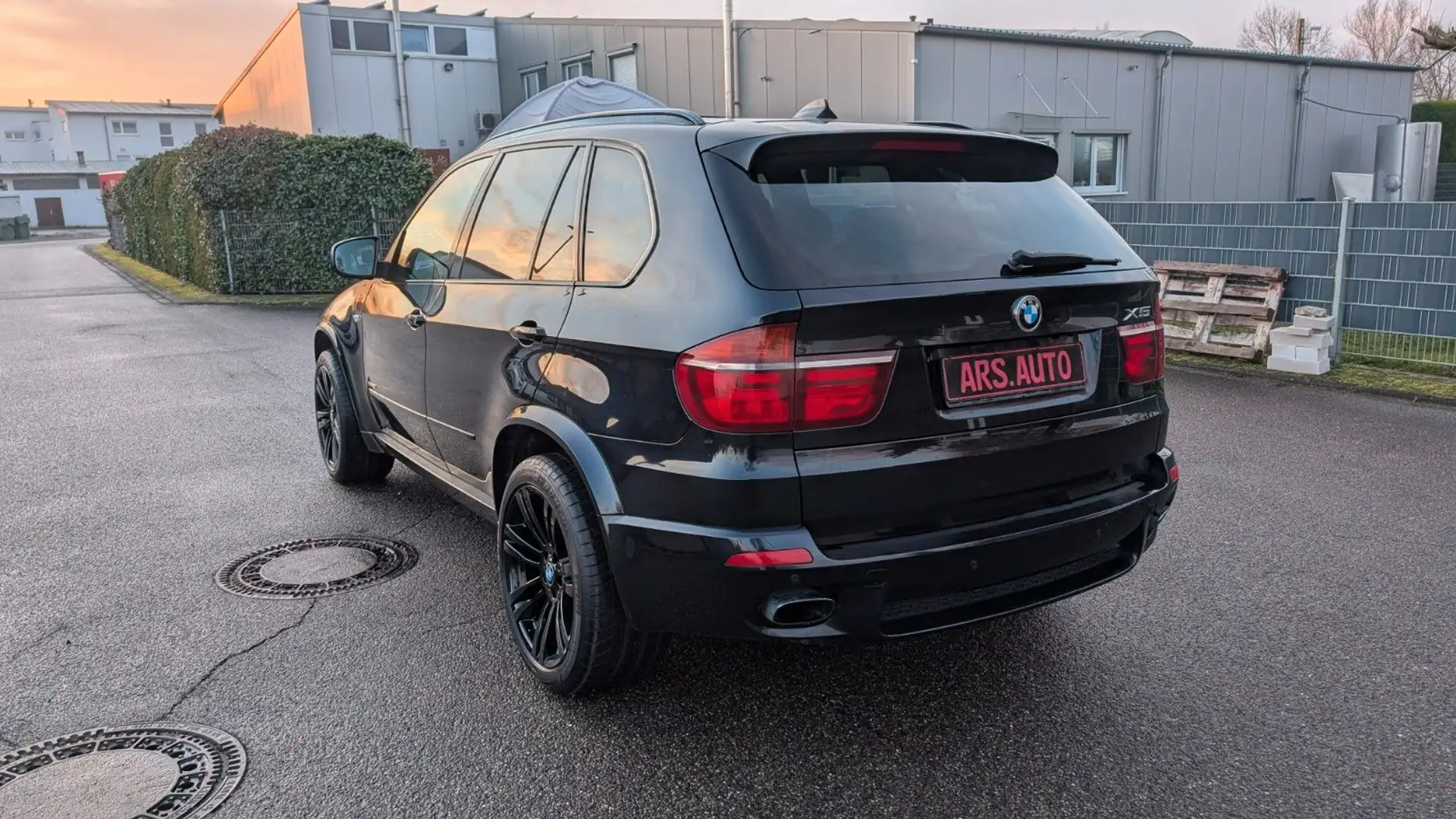 BMW X5 50i xDrive M-Paket Top-View Nappa 4xSHZ AHK Noir - 2
