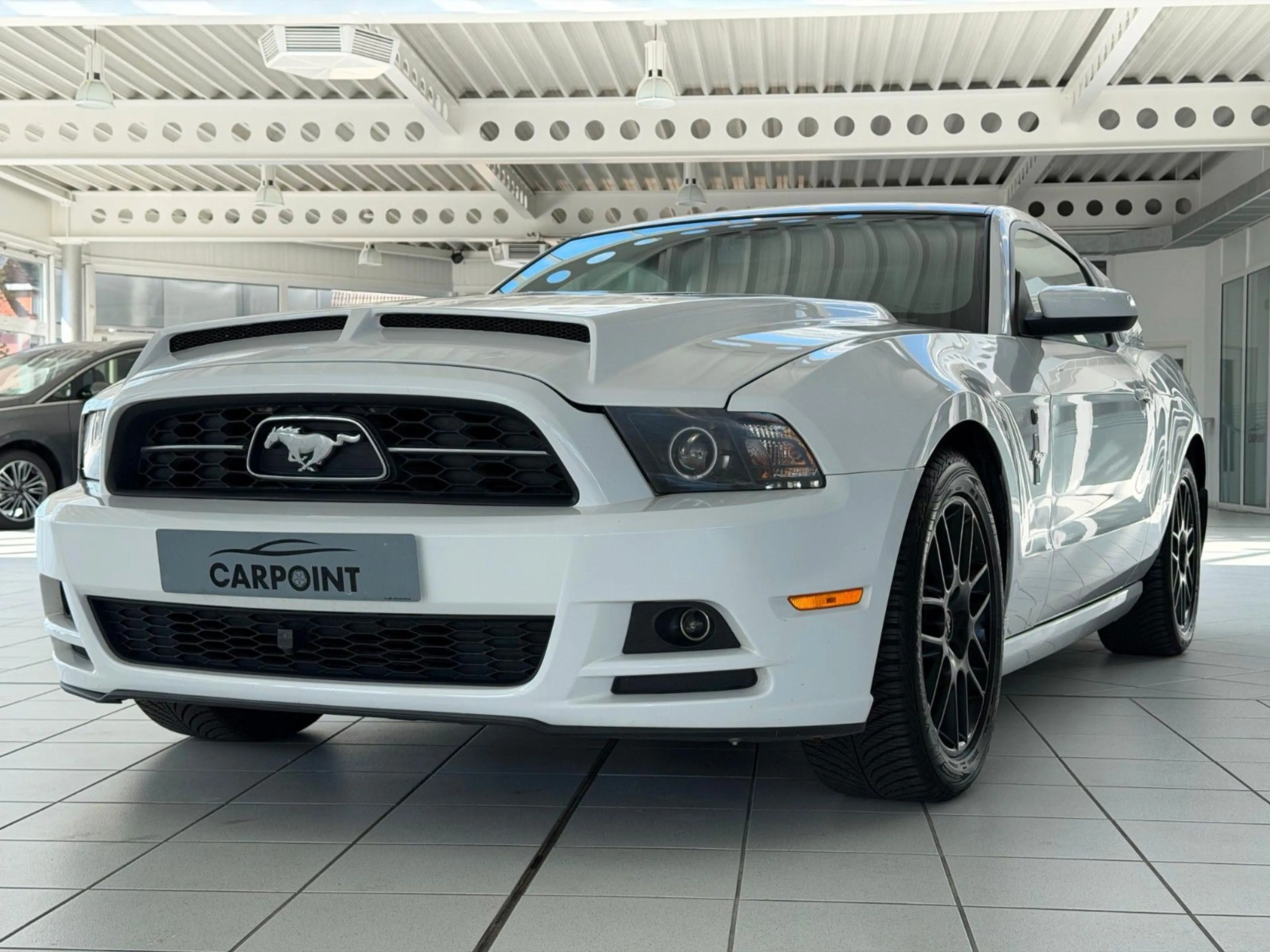 Ford Mustang 3.7l V6 LPG Leder Xenon Winterpaket — photo 8