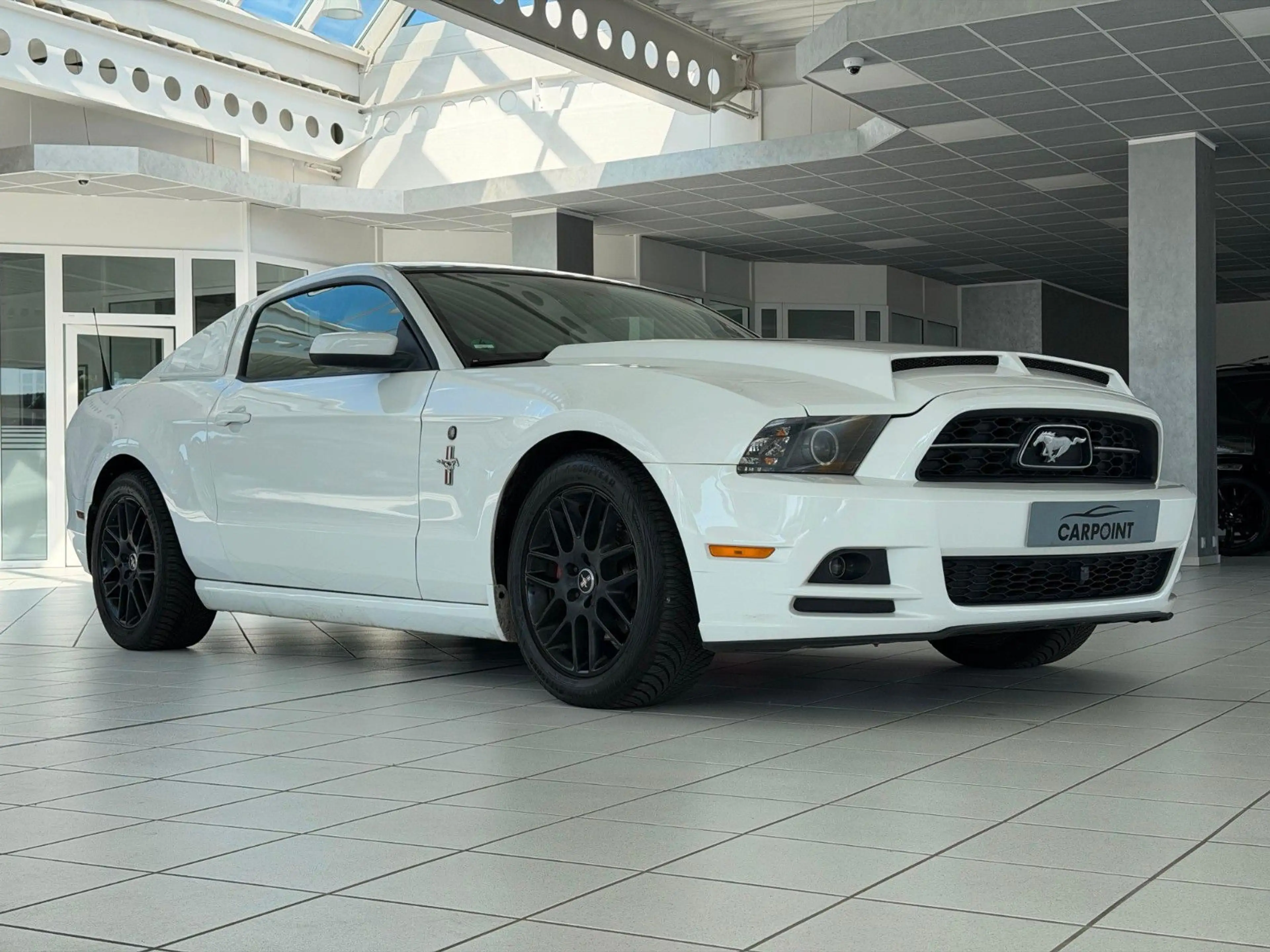 Ford Mustang 3.7l V6 LPG Leder Xenon Winterpaket — photo 7