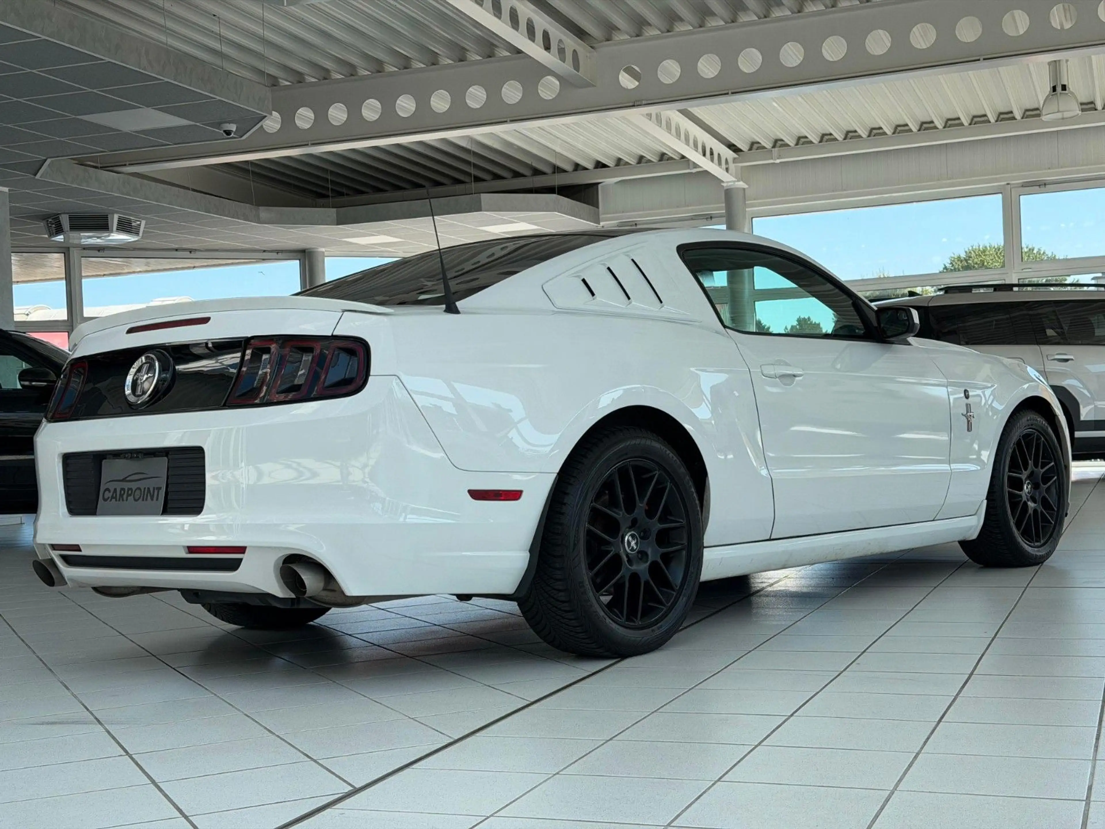 Ford Mustang 3.7l V6 LPG Leder Xenon Winterpaket — photo 4