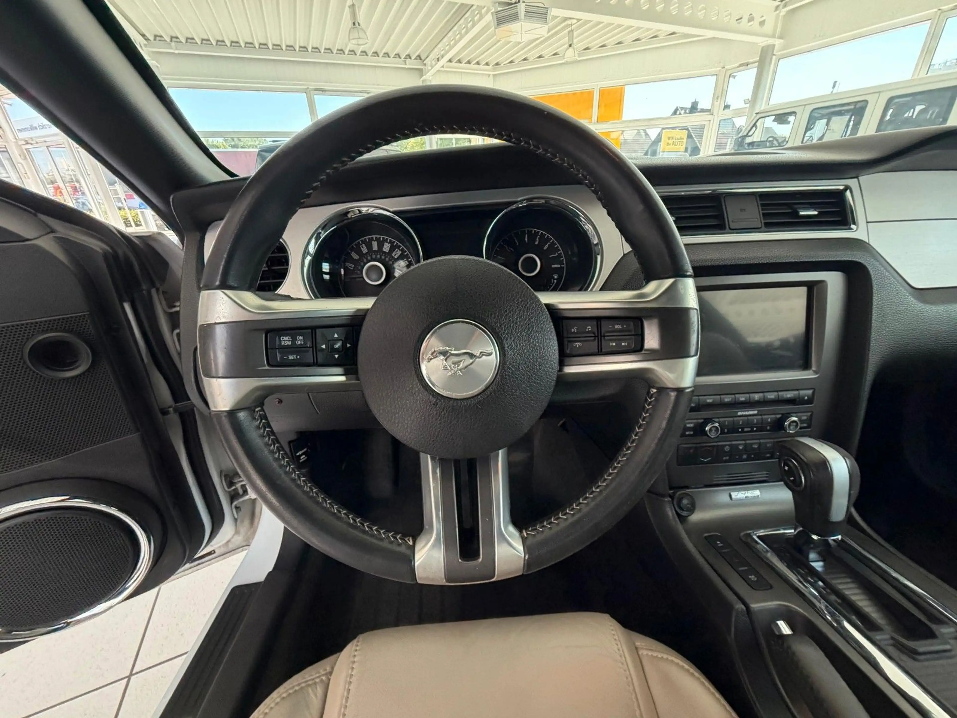Ford Mustang 3.7l V6 LPG Leder Xenon Winterpaket — photo 15