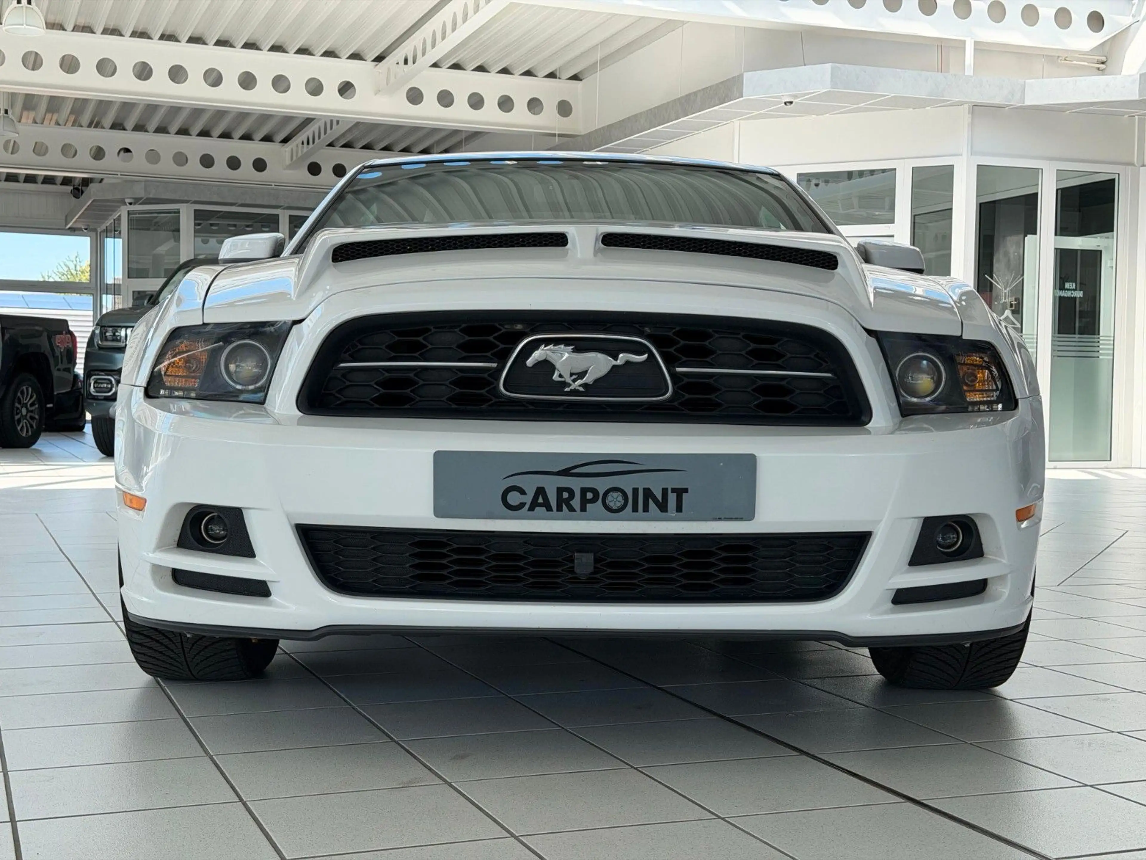 Ford Mustang 3.7l V6 LPG Leder Xenon Winterpaket — photo 9