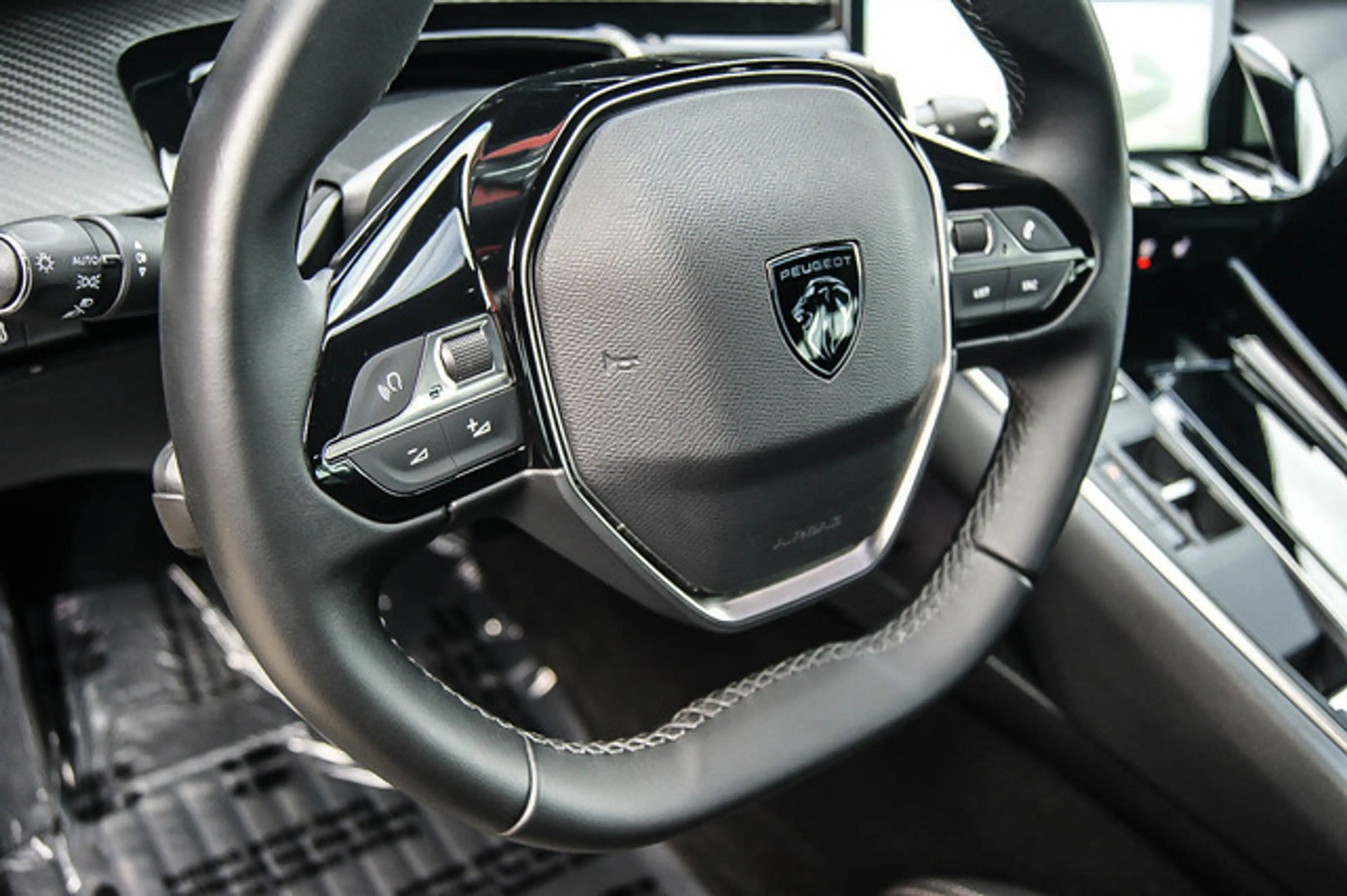 Peugeot 508 SW Hybrid 225 Allure ANHÄNGERKUPPLNG LED ACC — photo 10