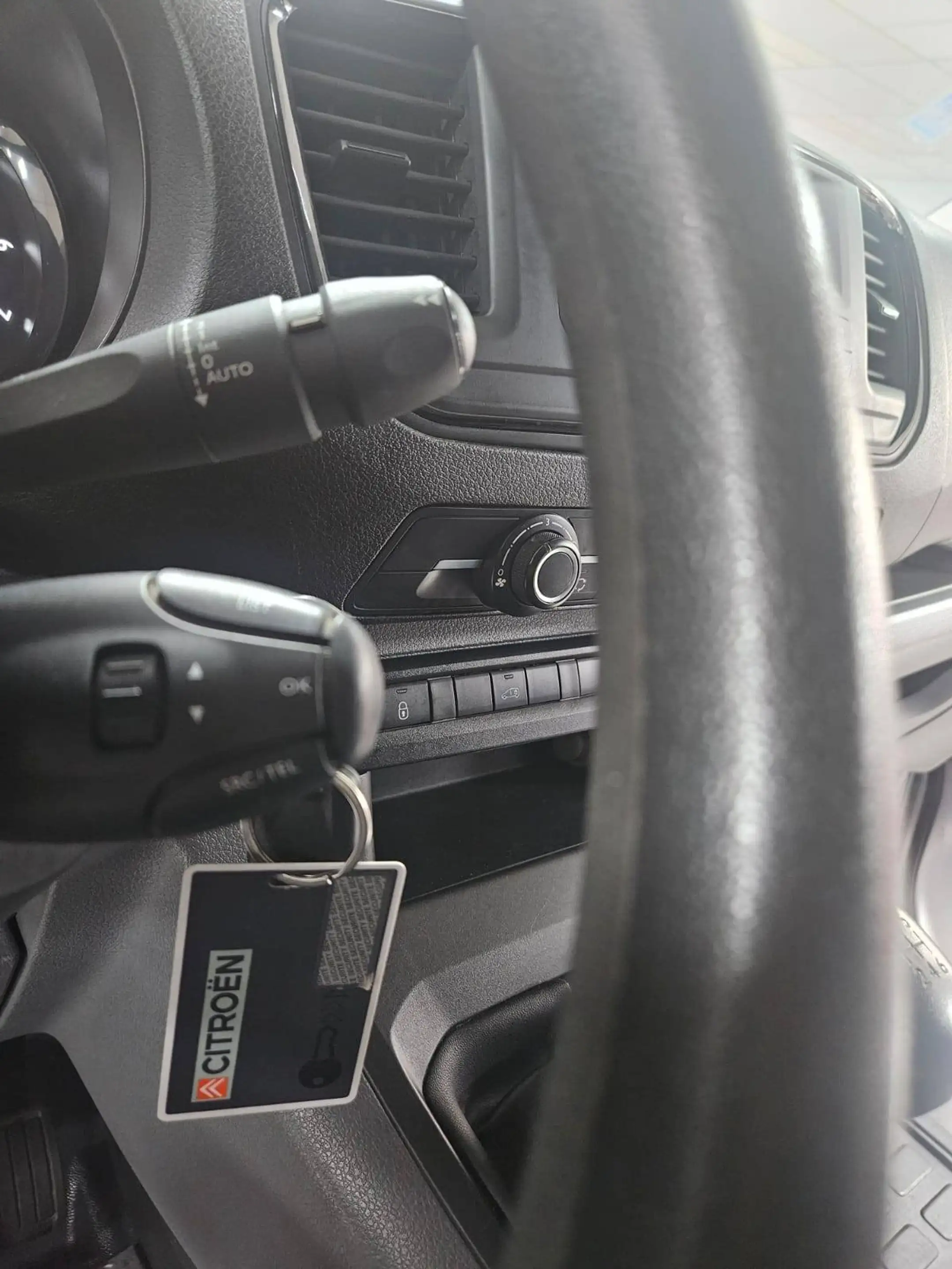 Citroen Jumpy 2.0 BlueHDI L2 Long Chassis 3Places Bluetooth Cruise Sensors Climatisation Accoudoir — photo 14