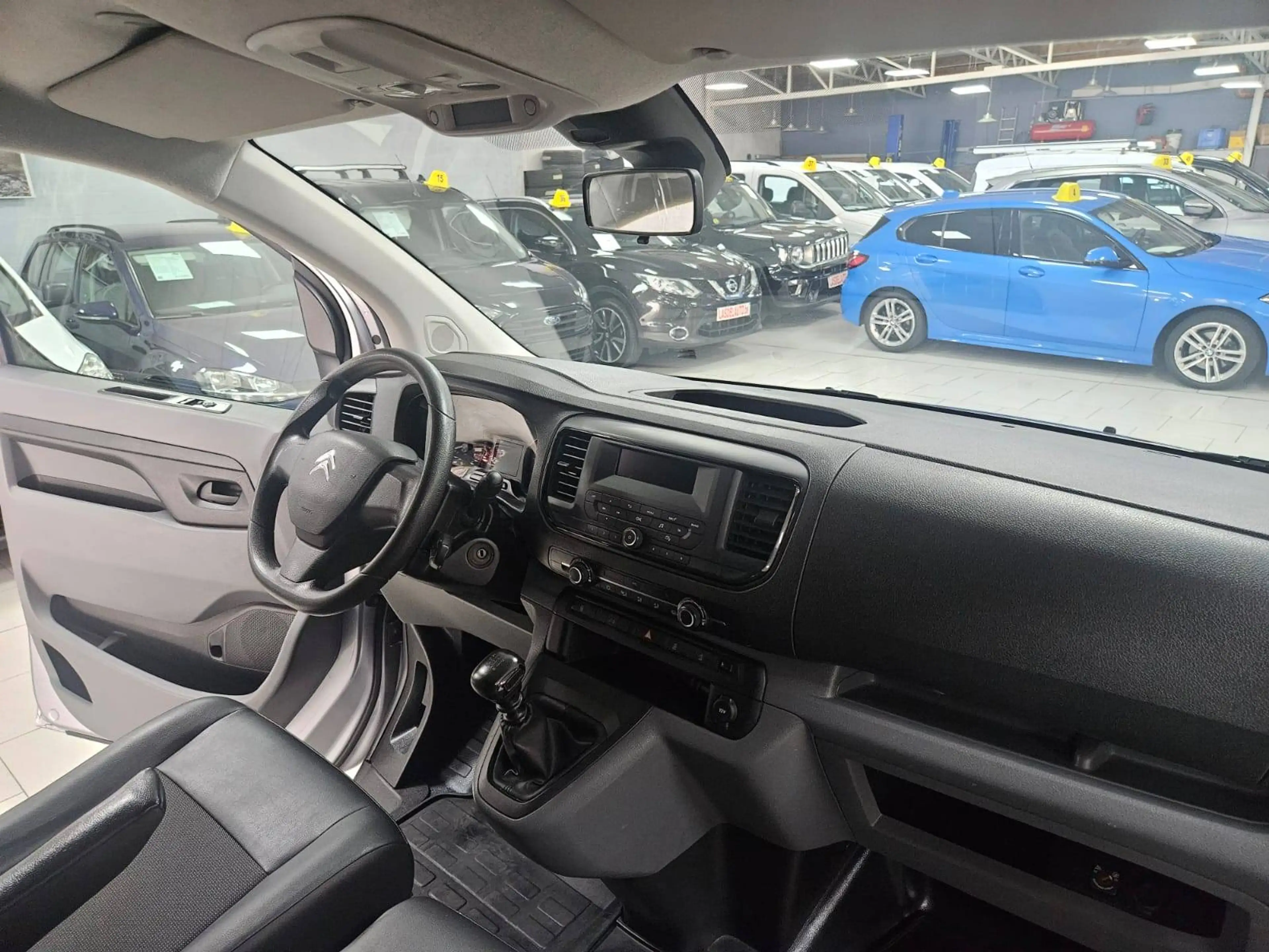 Citroen Jumpy 2.0 BlueHDI L2 Long Chassis 3Places Bluetooth Cruise Sensors Climatisation Accoudoir — photo 10