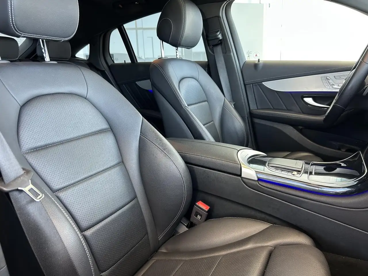 Mercedes-Benz GLC снимка Mercedes-Benz GLC