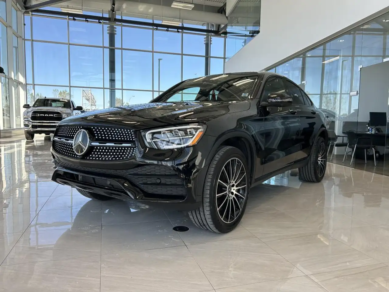Mercedes-Benz GLC снимка Mercedes-Benz GLC