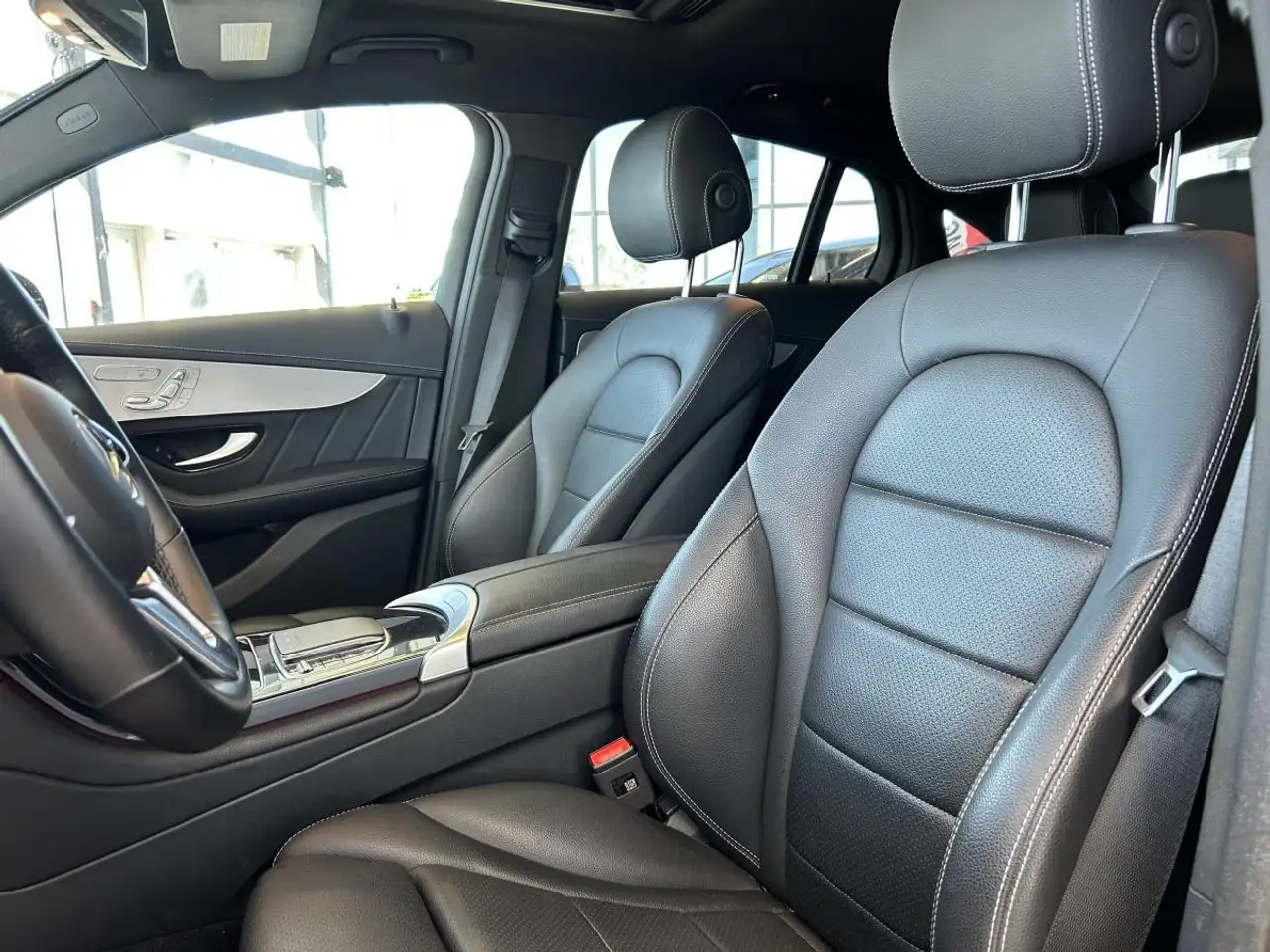 Mercedes-Benz GLC снимка Mercedes-Benz GLC