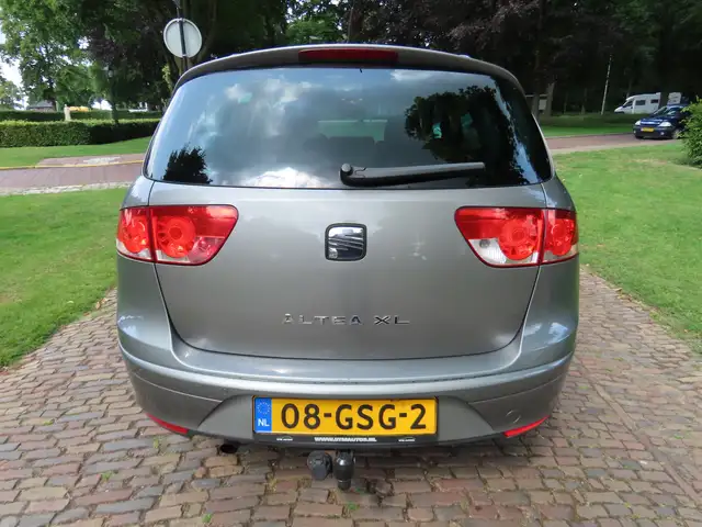 Seat Altea XL view 5