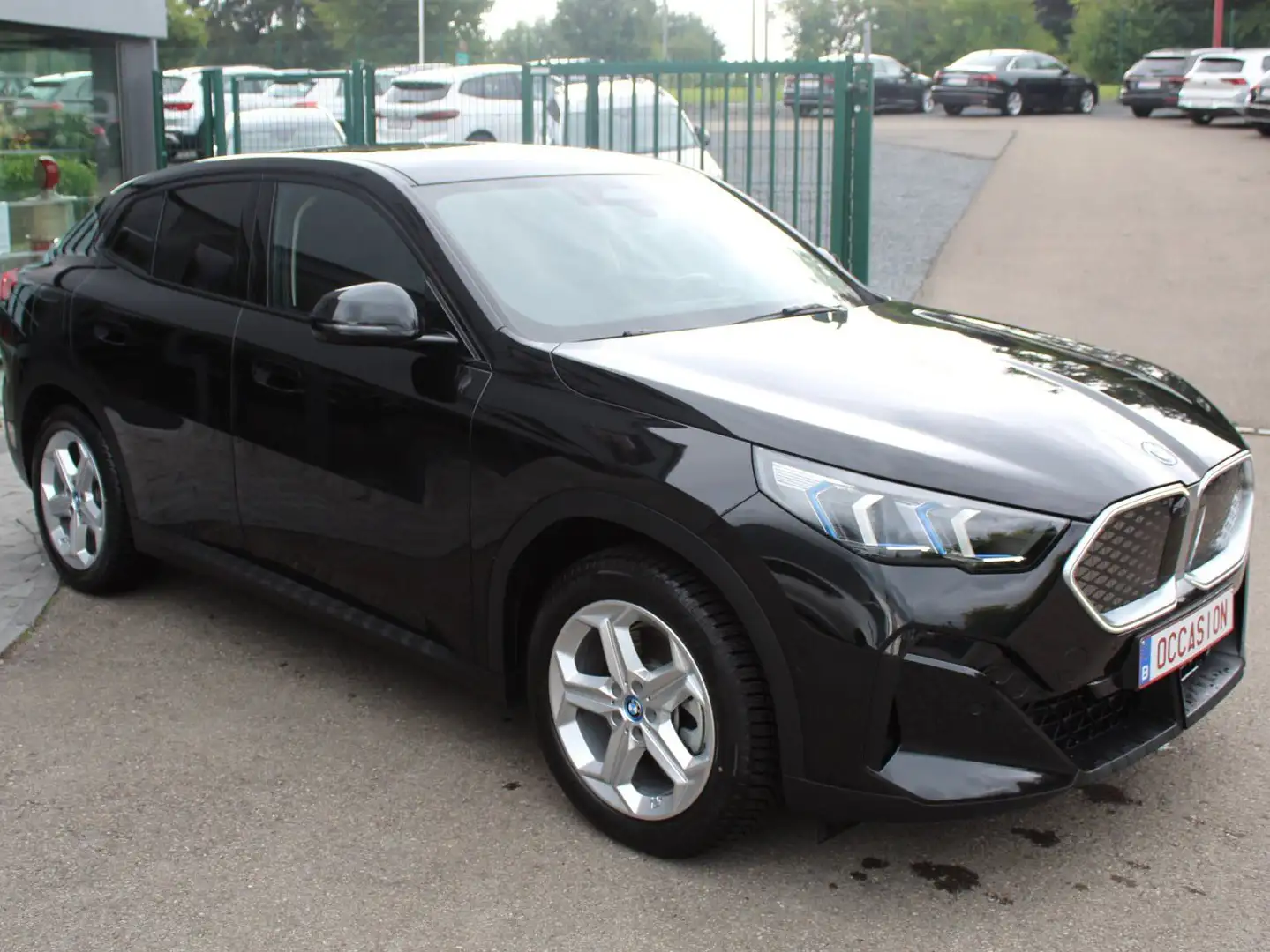 BMW iX2 iX2 xDrive30 Zwart - 2