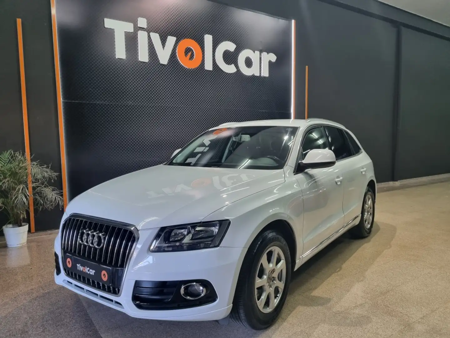 Audi Q5 2.0TDI Attraction 150 Blanc - 1