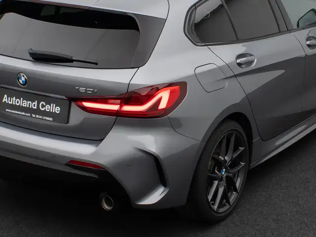 BMW 1 Series view 15