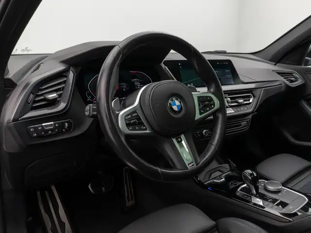 BMW 1 Series view 20