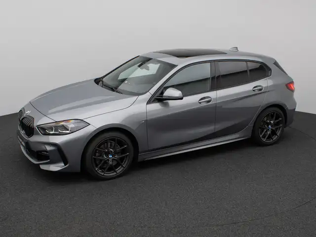 BMW 1 Series view 12