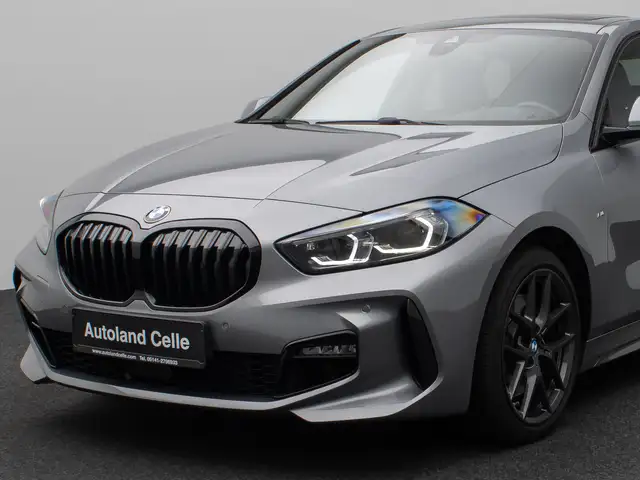 BMW 1 Series view 17