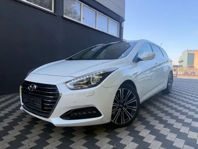 Hyundai i40 cw blue Premium Navi Leder Panorama