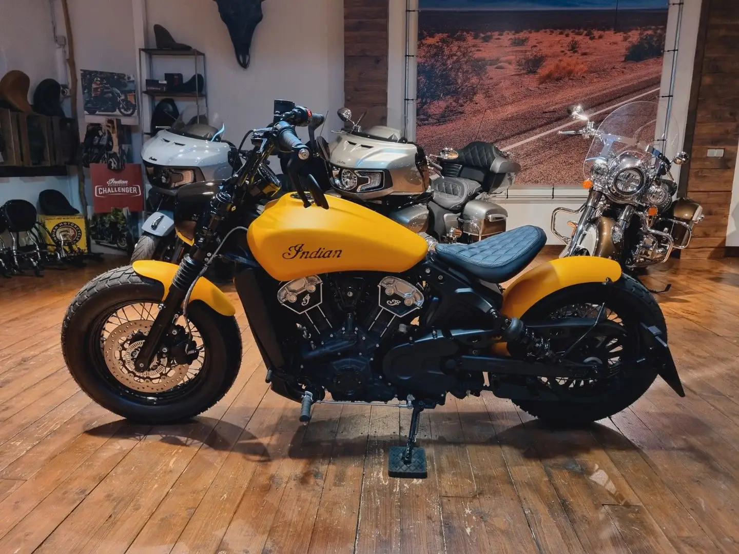 Indian Scout Bobber "Custom" 100 Jahre  (1.000/2,99 %) Amarillo - 1