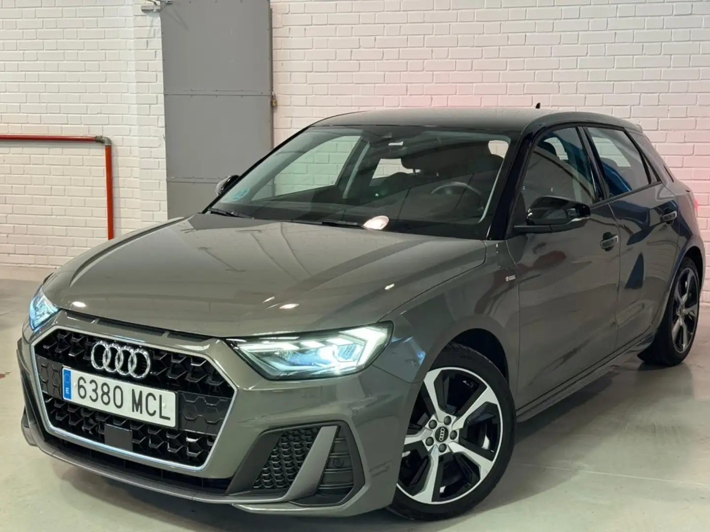 Audi A1 Sportback 30 TFSI Adrenalin S tronic Gris - 2