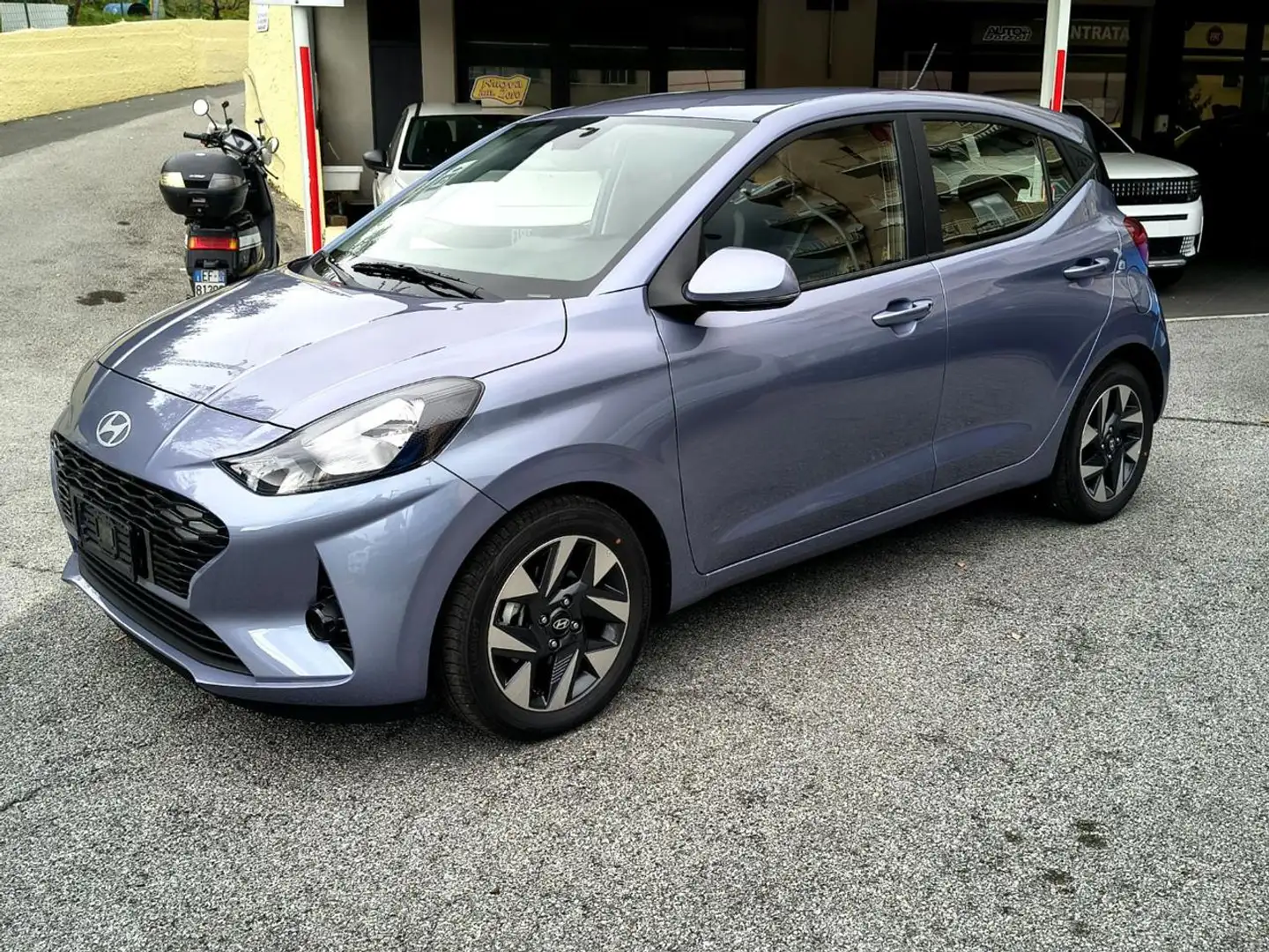 Hyundai i10 1.0 MPI Connectline - NUOVA - EXTRA 3000 Grijs - 1