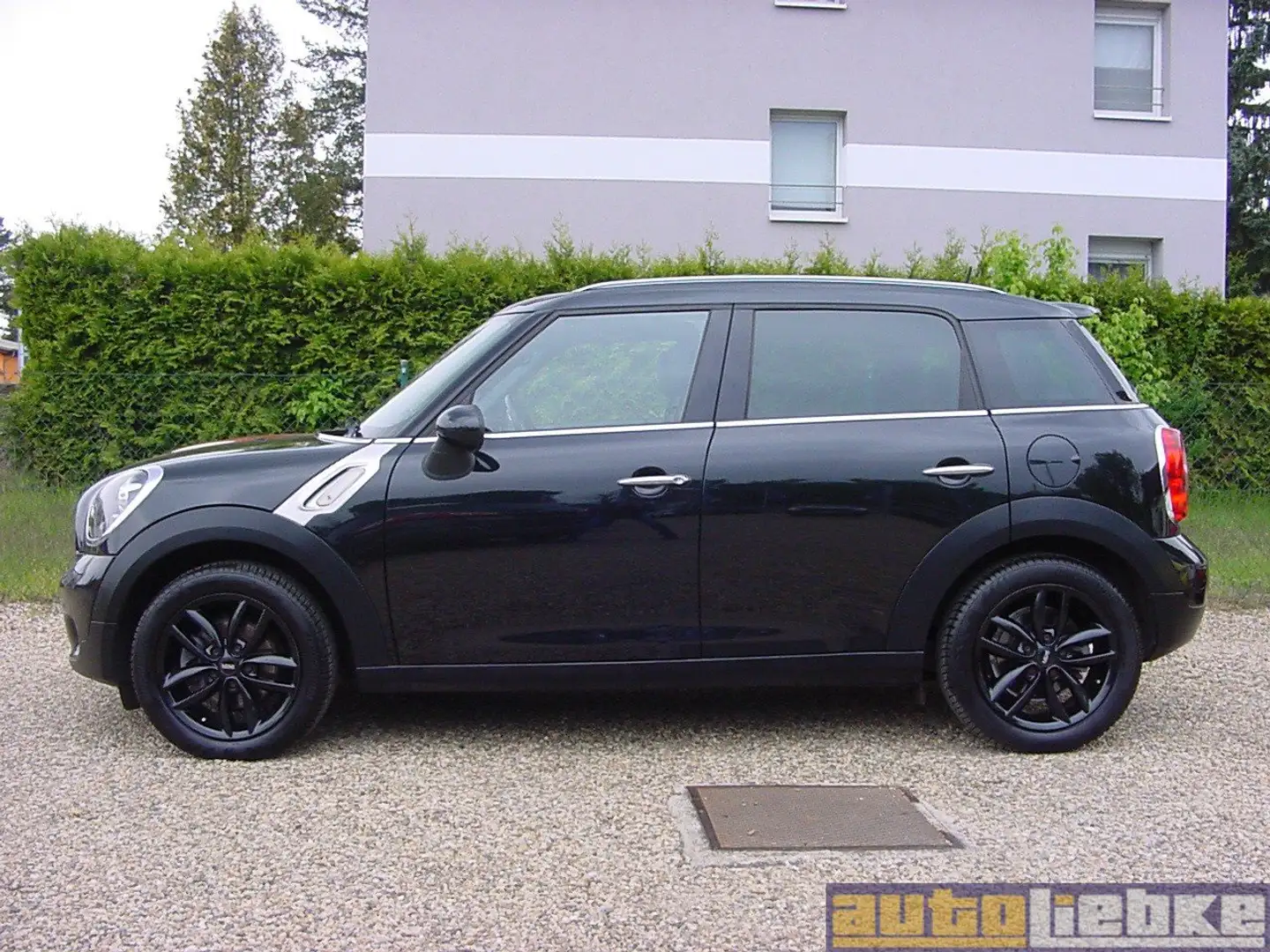 MINI Cooper D Countryman All4 AUTOM,NAVI,XEN,PANO,H&K,SHZ,PDC,BT,GRA Schwarz - 2