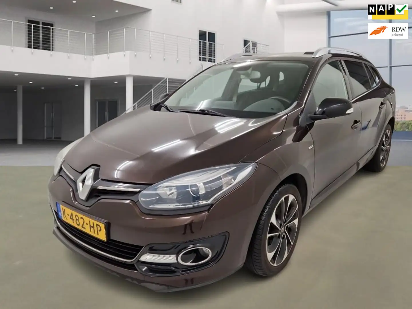 Renault Megane Estate 1.2 TCe Collection StartStop // Nieuwe APK Brun - 1