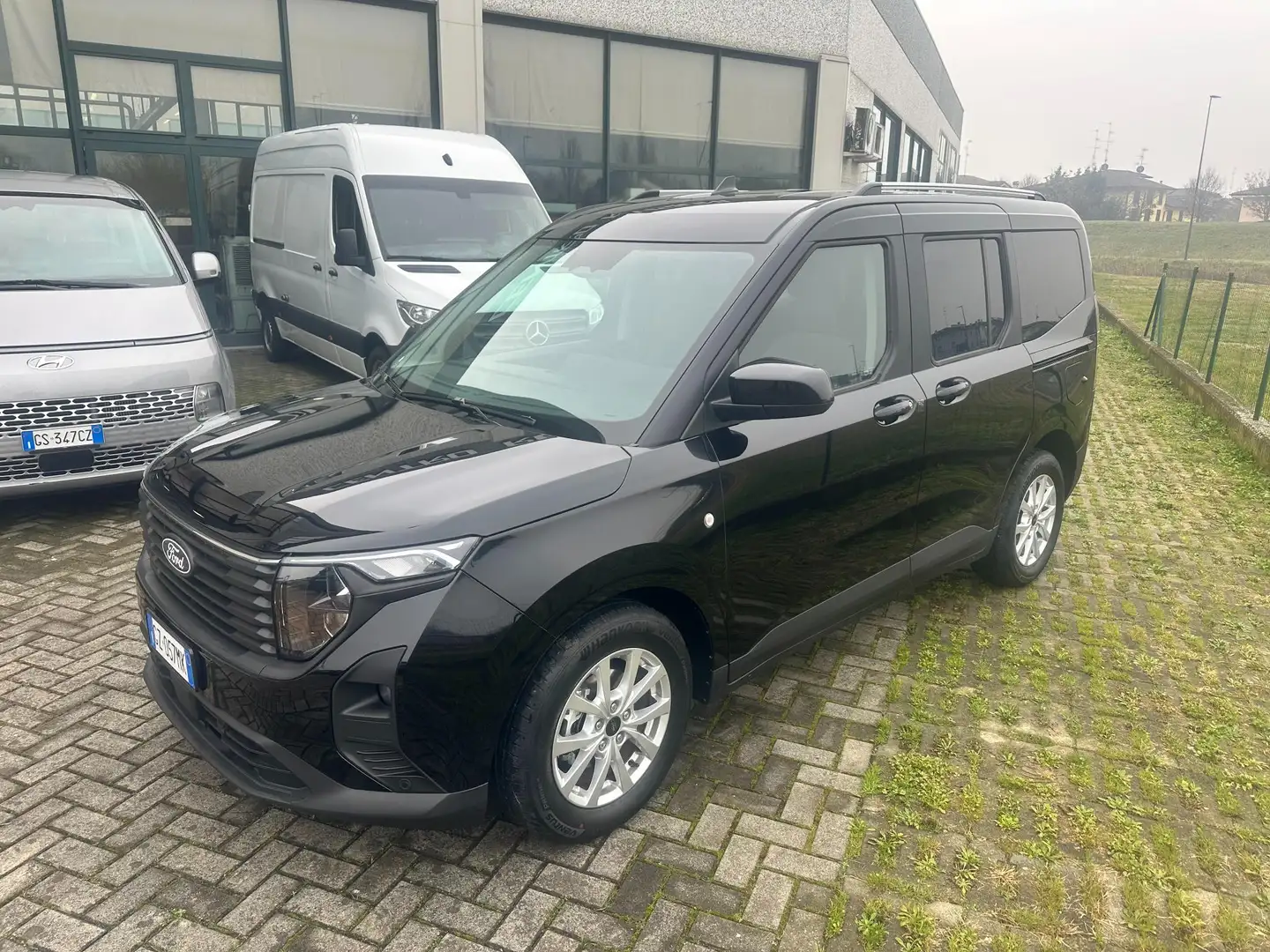 Ford Tourneo Courier II 1.0 ecoboost 125cv Active Nero - 1