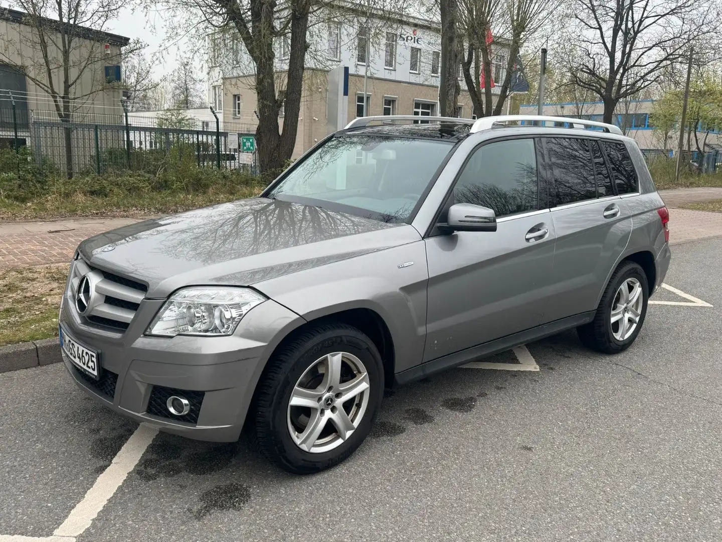 Mercedes-Benz GLK 200 CDI - TÜV NEU - KETTE NEU - PANO - AHK Silber - 1