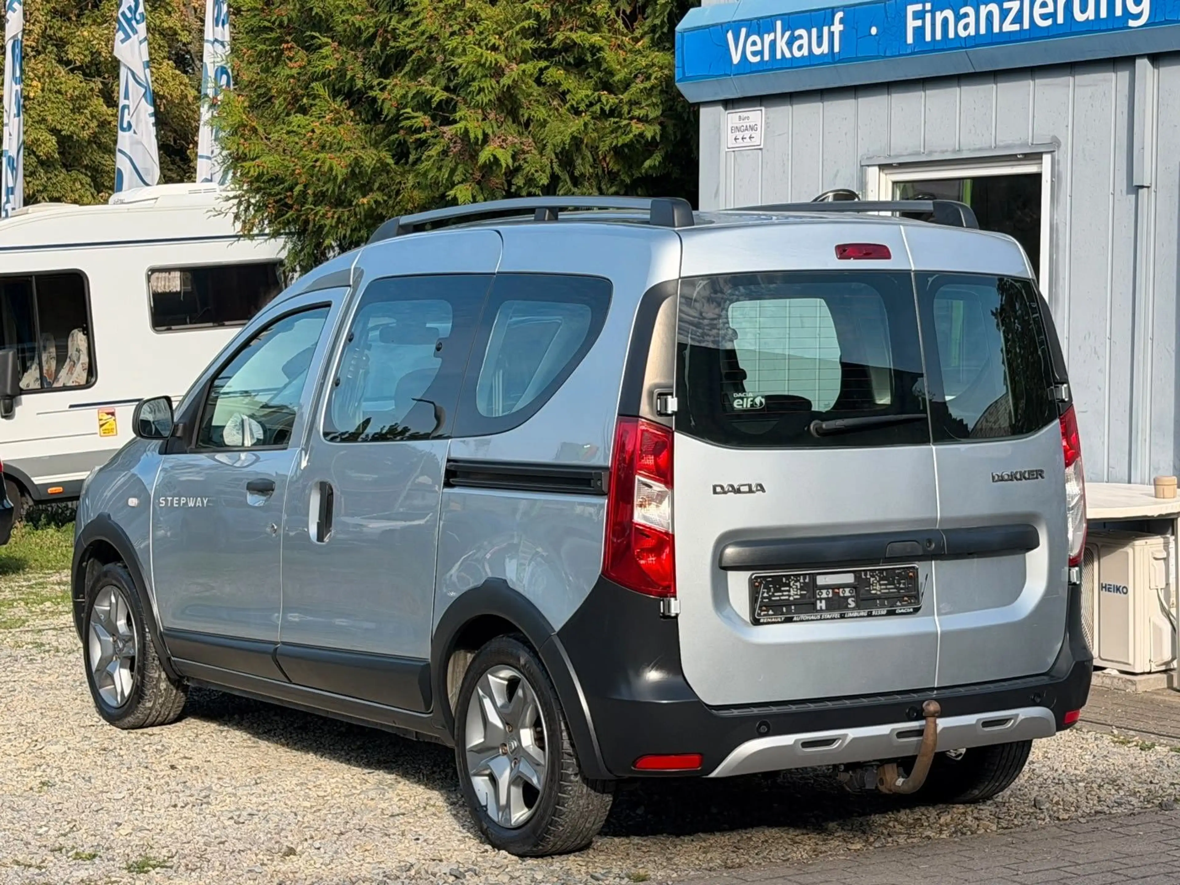 Dacia Dokker Stepway 1.6*1.Hand*AHK*Navi*Klima*SHZ — photo 11