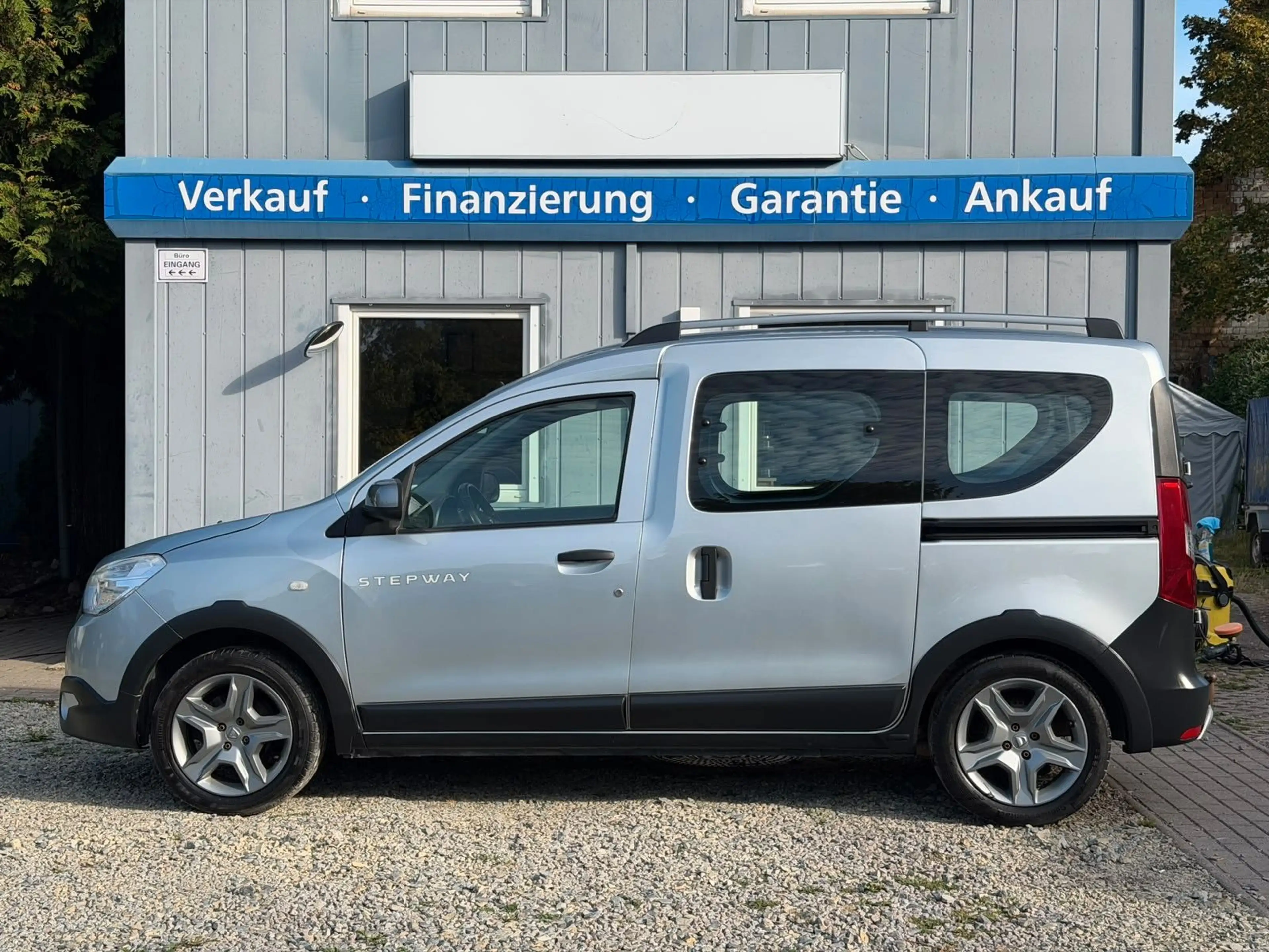 Dacia Dokker Stepway 1.6*1.Hand*AHK*Navi*Klima*SHZ — photo 9