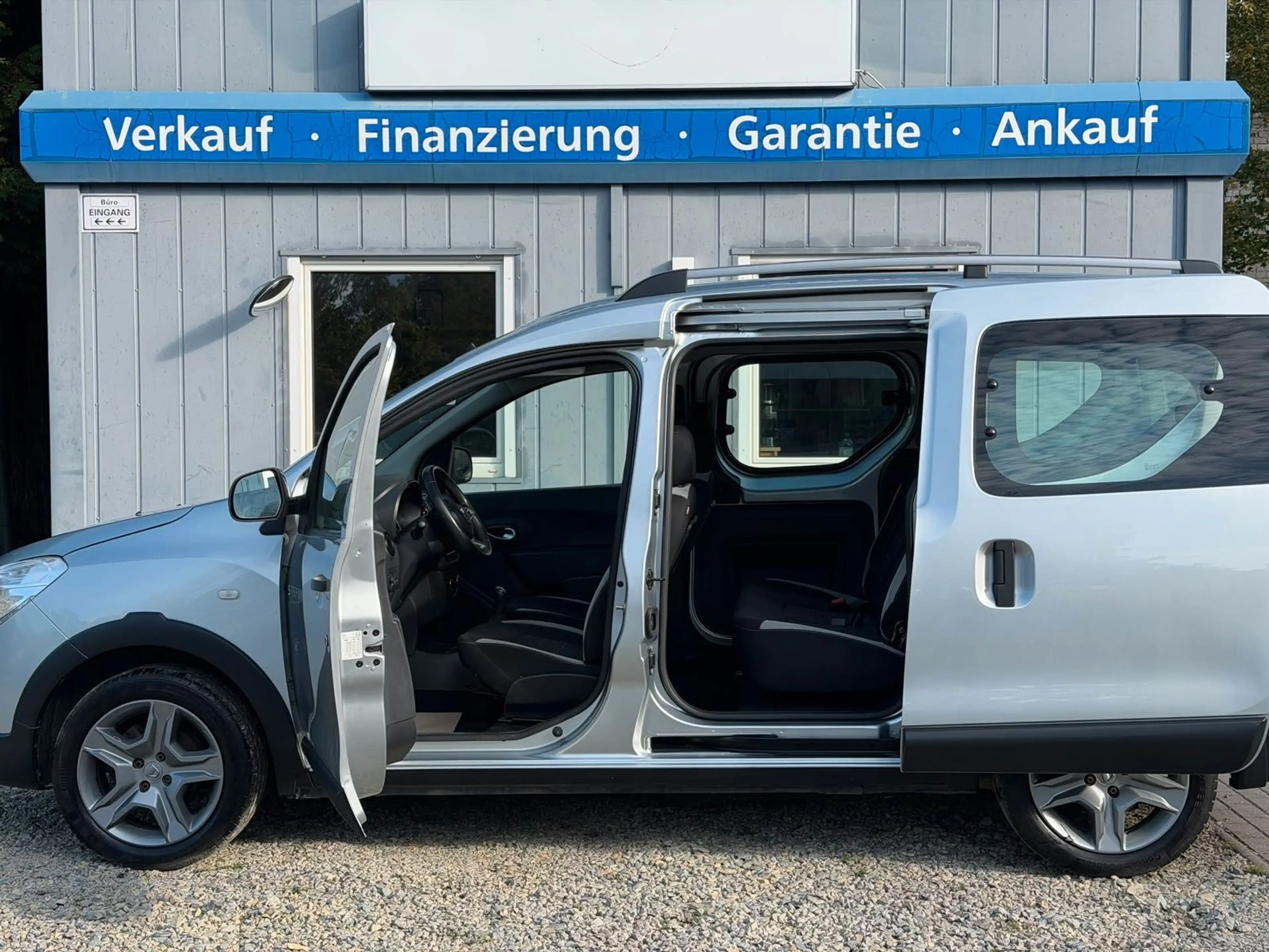 Dacia Dokker Stepway 1.6*1.Hand*AHK*Navi*Klima*SHZ — photo 10
