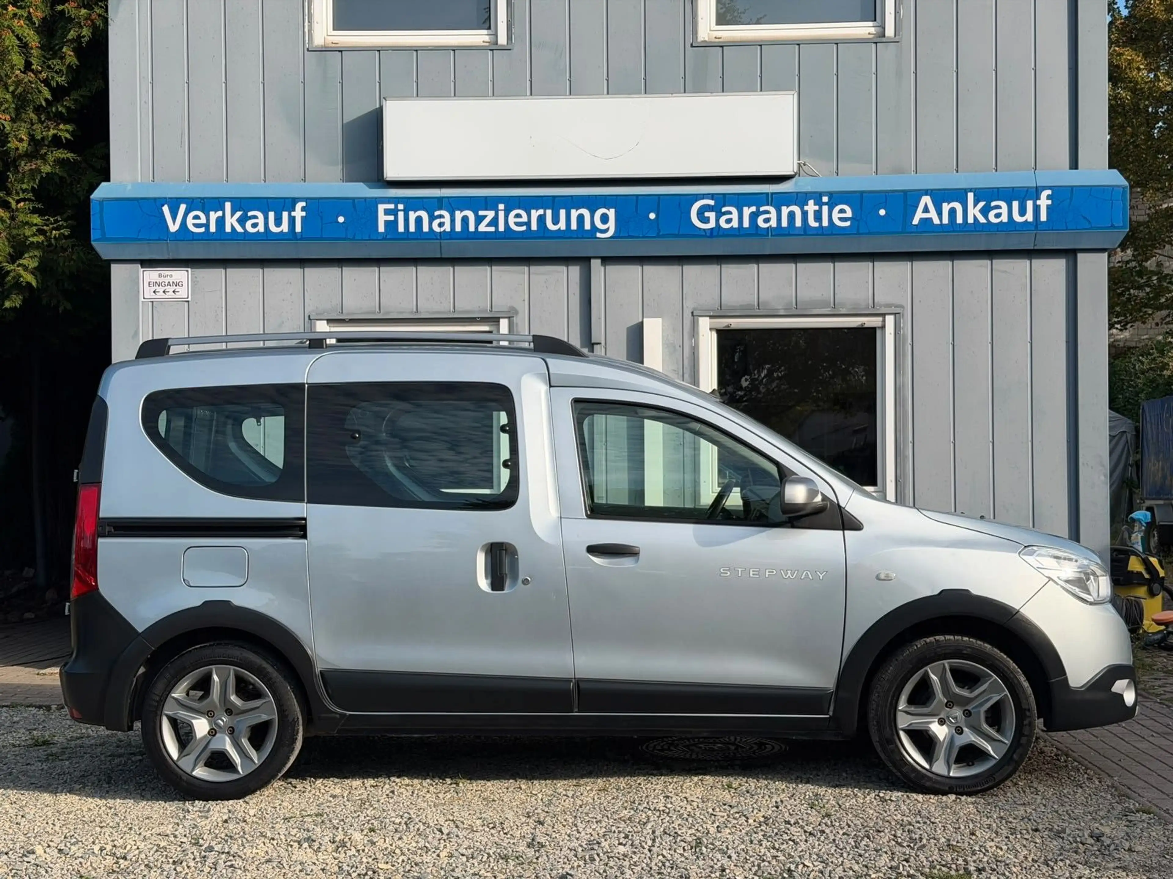 Dacia Dokker Stepway 1.6*1.Hand*AHK*Navi*Klima*SHZ — photo 2