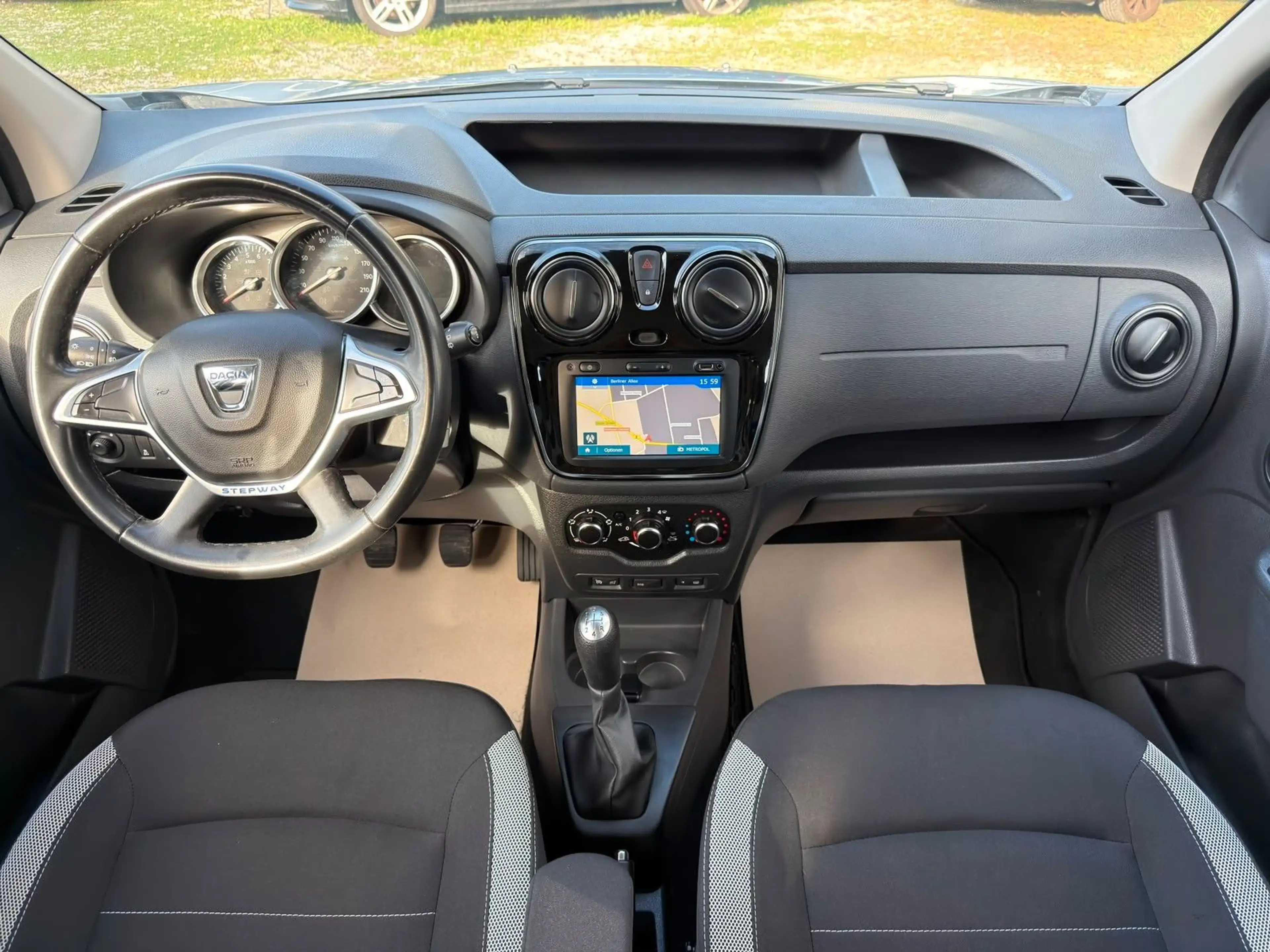 Dacia Dokker Stepway 1.6*1.Hand*AHK*Navi*Klima*SHZ — photo 3