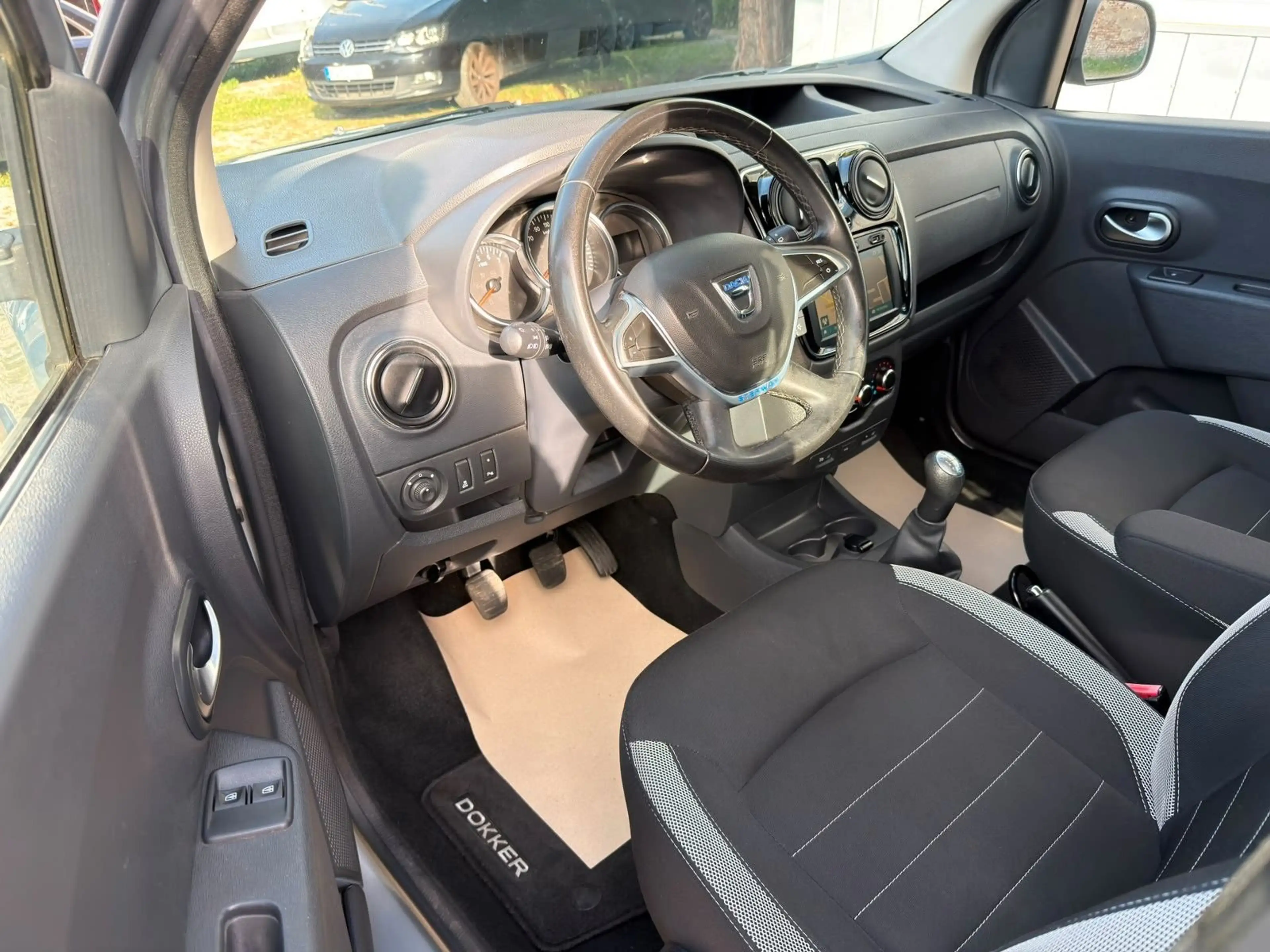Dacia Dokker Stepway 1.6*1.Hand*AHK*Navi*Klima*SHZ — photo 15
